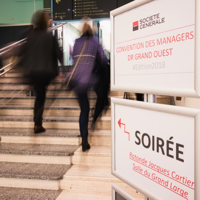 Atypix - Photo-Reportage - Convention Socie╠üte╠ü Ge╠üne╠ürale - 002 (HD)