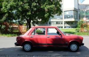 yugo-devant-le-museue-dart-moderne-2